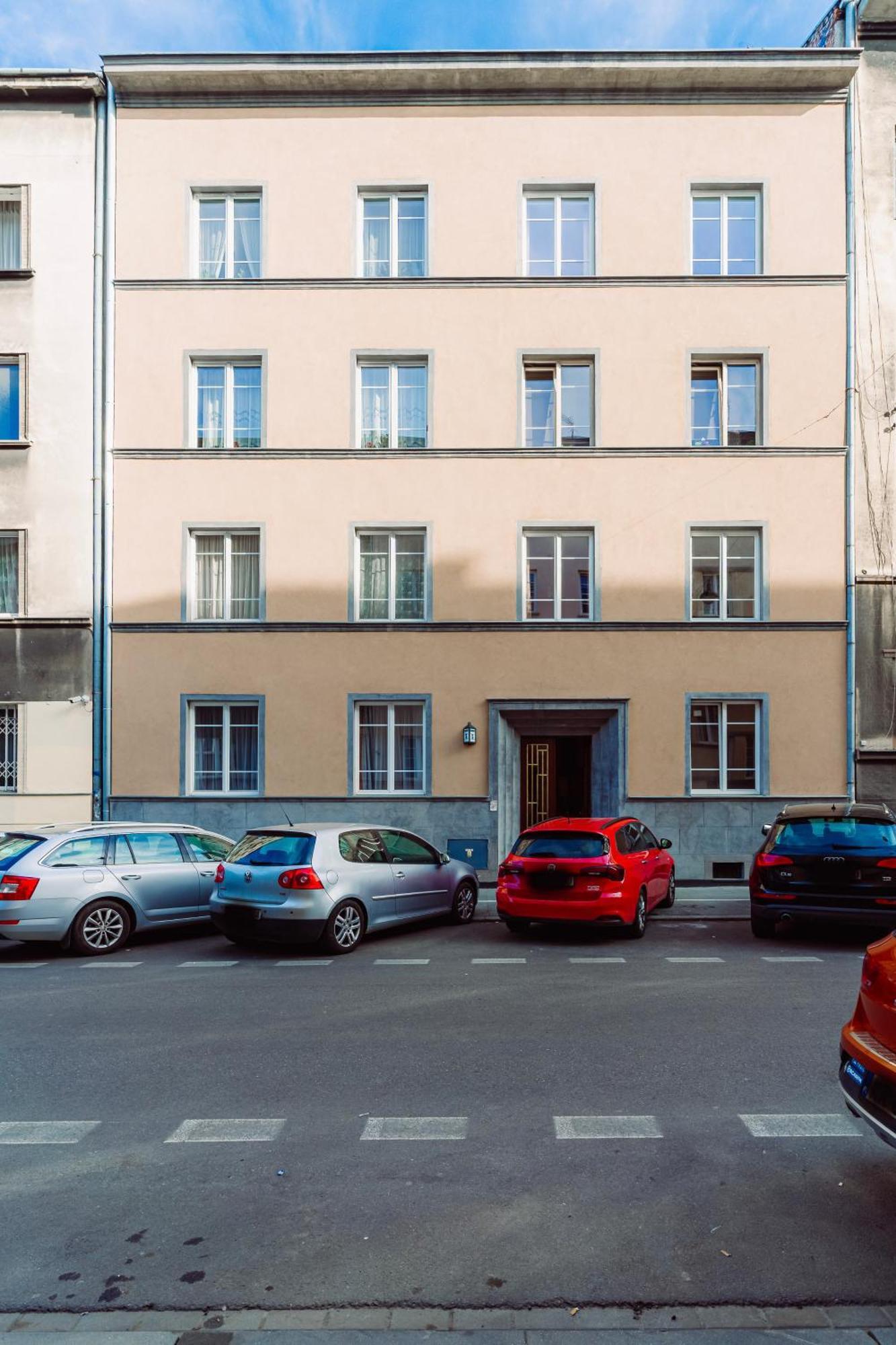 Rzeszowska 5 Apt. 3 * Krakau